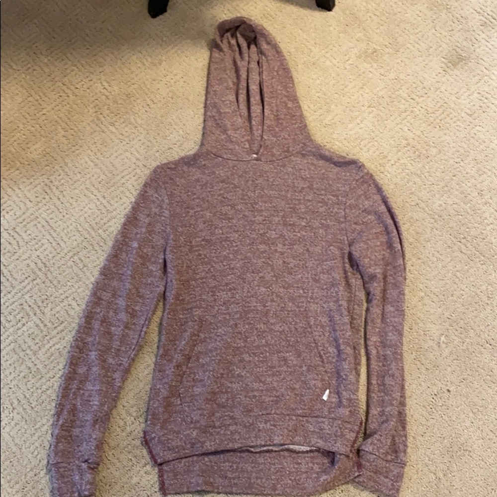 I’m selling a maroon sweatshirt.